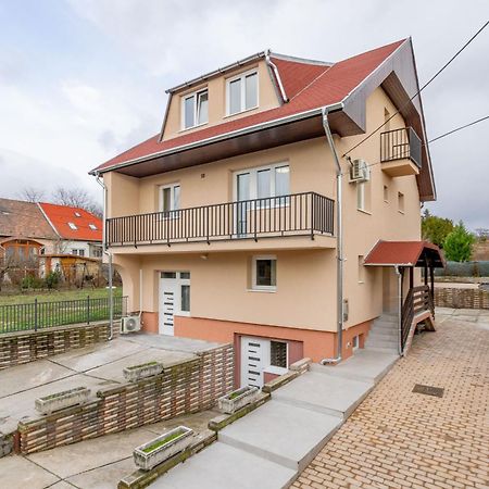 Gardencity Villa Apartman Будапеща Екстериор снимка